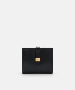 Weareroom.shop1ffb0ba251 1