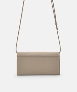 Weareroom.shop50ca6b376a 3