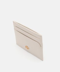 Weareroom.shop62d5465f28 2
