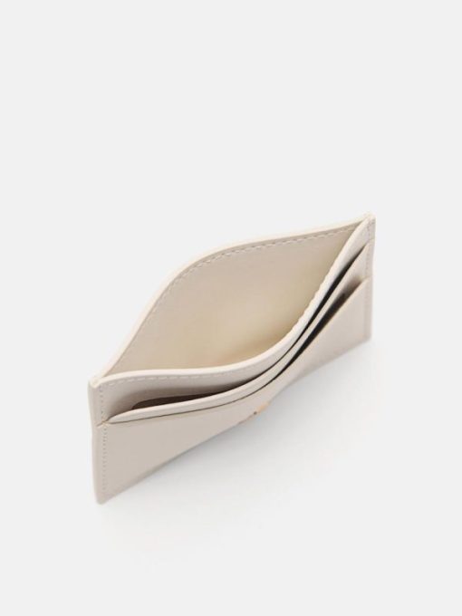 Weareroom.shop62d5465f28 4