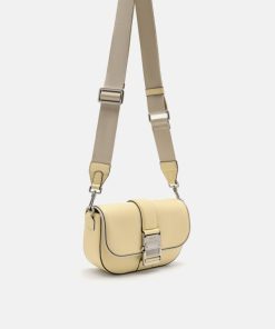 Weareroom.shop6da31f325b 2