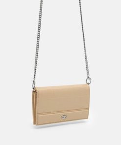 Weareroom.shop875d1f33fc 2