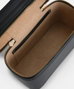 Weareroom.shopad4360e196 5