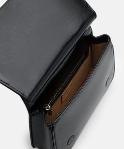 Weareroom.shopb32d16a7cf 6