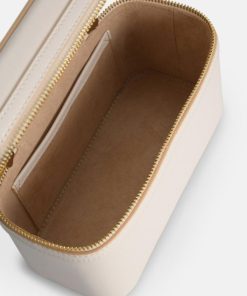 Weareroom.shopb5185a704a 5