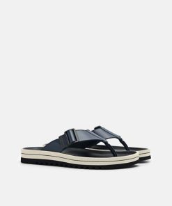 Weareroom.shopd1a8c6b6c2 2