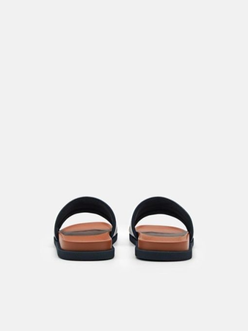 Weareroom.shope3737a0e52 4