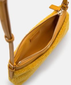 Weareroom.shope3f4bad7a0 4