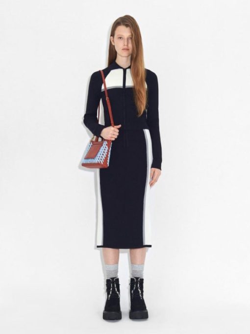 Weareroom.shope60ae09409 2